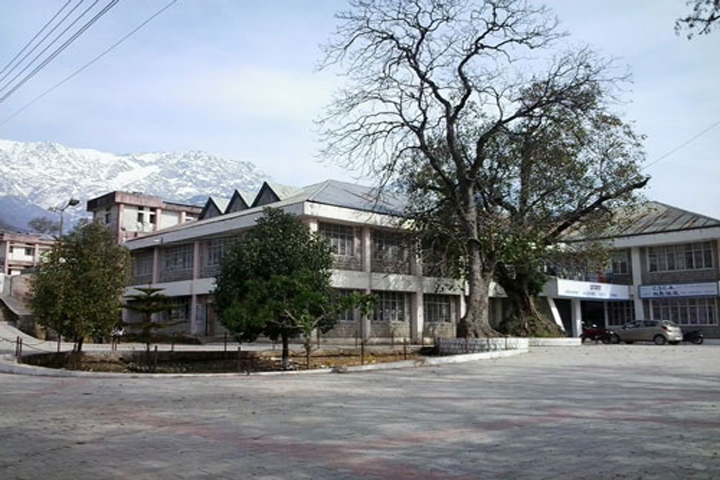 https://cache.careers360.mobi/media/colleges/social-media/media-gallery/8113/2021/2/6/Campus Building of Government College Dharamshala_Campus-View.jpg
